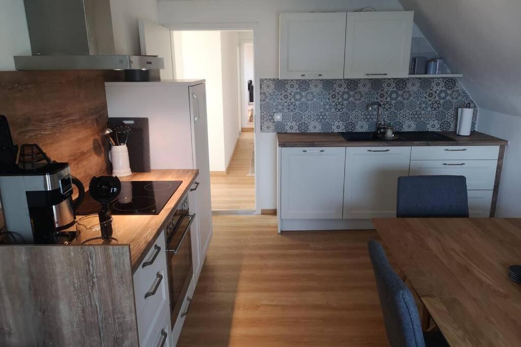 Ruhig Gelegene, Top Moderne Ferienwohnung - Hot Tub Und Sauna Gegen Aufpreis Neuhaus an Der Eger Exterior foto